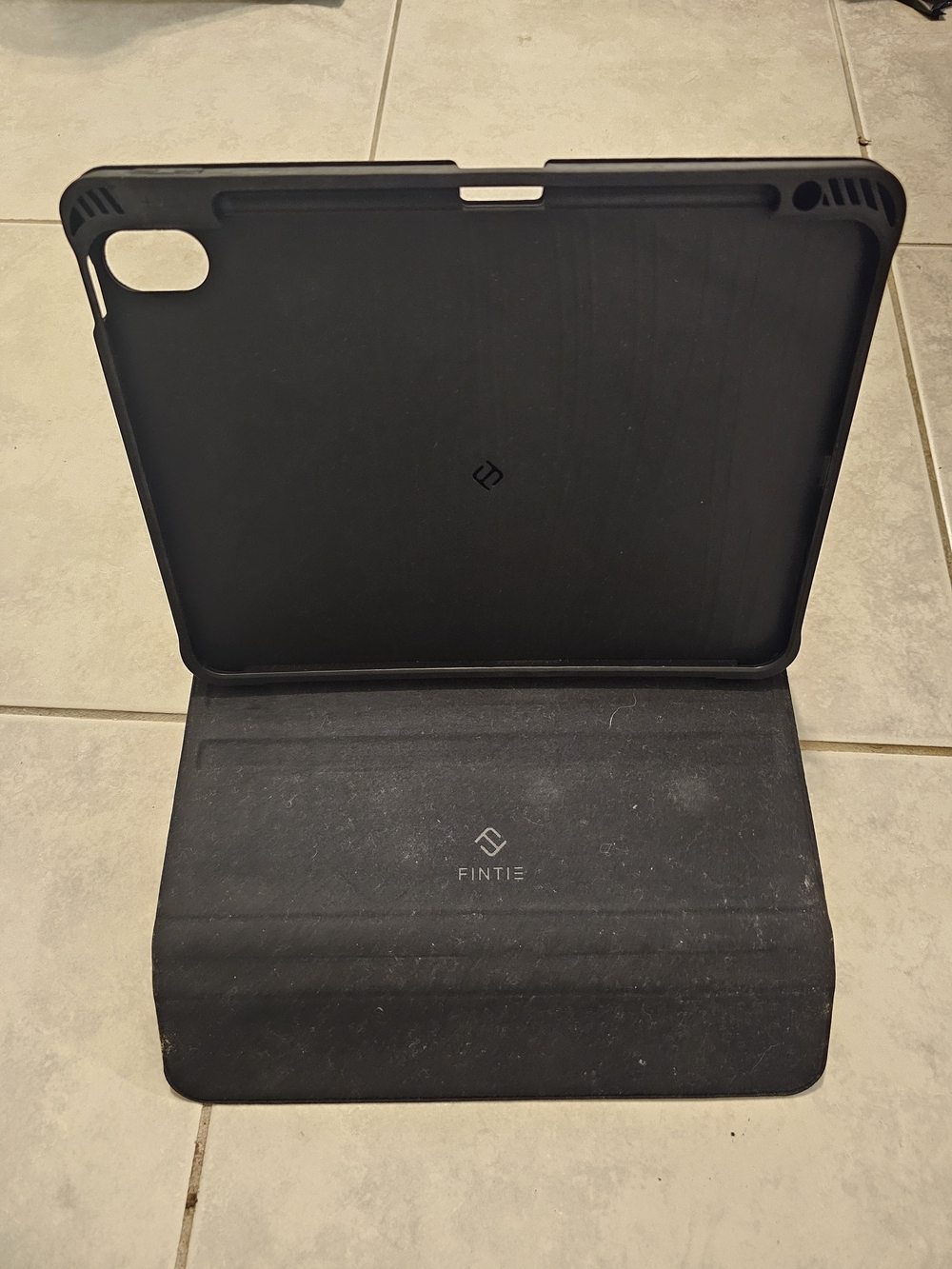 Fintie iPad Air 4 10.9" Keyboard Case with Pencil Holder Black Cover - Picture 2 of 3